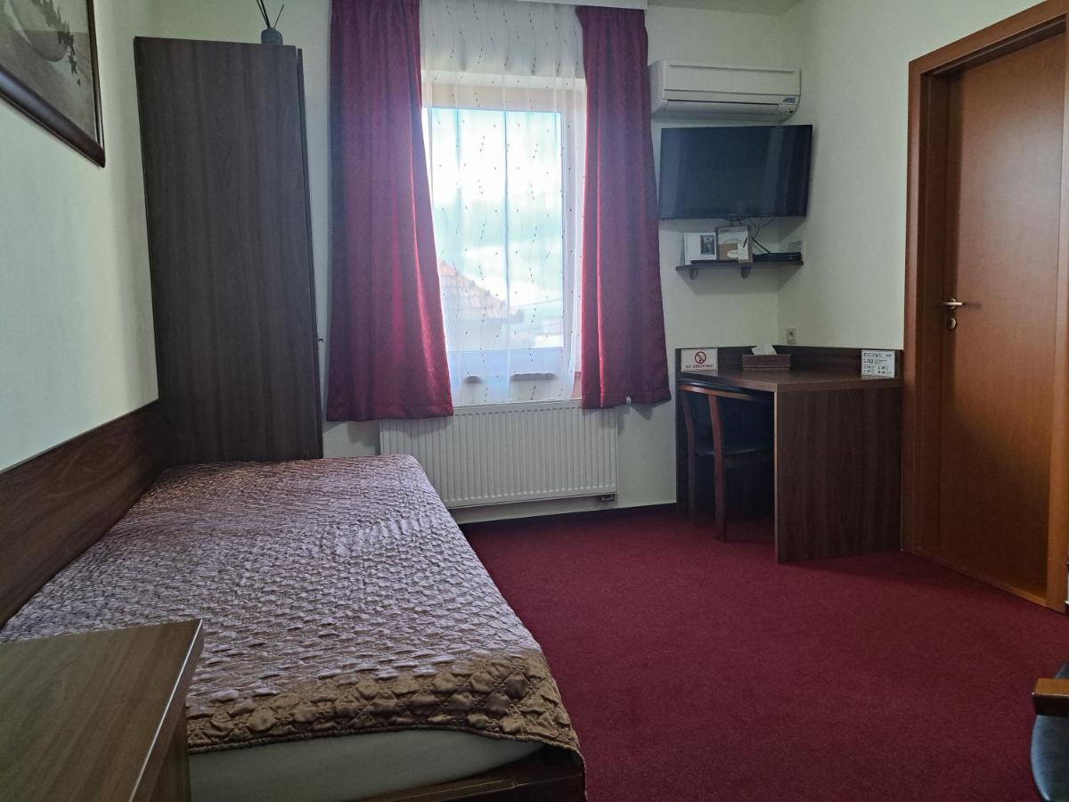 Penzion Kozak B&B Sebedražie Exterior foto